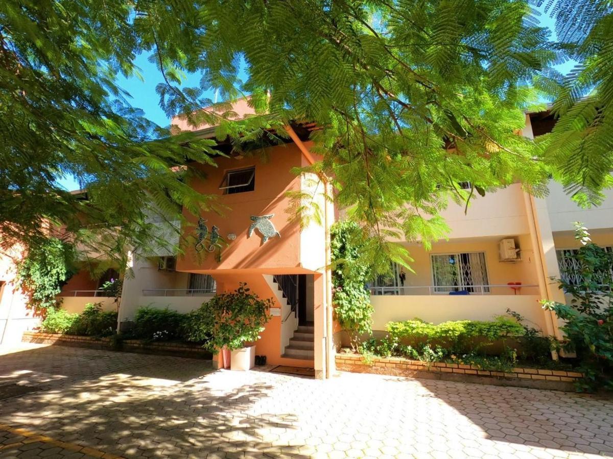 Flamboyant Apartamentos 邦比尼亚斯 外观 照片